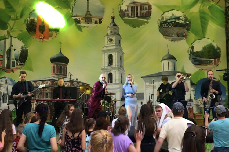 Выступление кавер-группы Русский Бит на празднике День города Волоколамск 2019 День города Волоколамск, кавер-группа Русский Бит